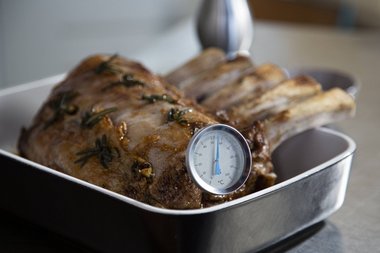 Pour atteindre une température à cœur de 55ºC.