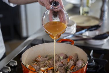  Ajoutez de bouillon.