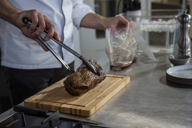 Retirez le veau du sachet.