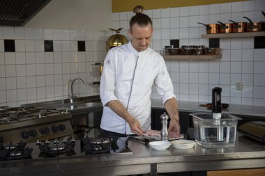 Sortez la viande de veau du réfrigérateur. 
