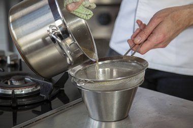 Au bout d'une heure de cuisson environ.